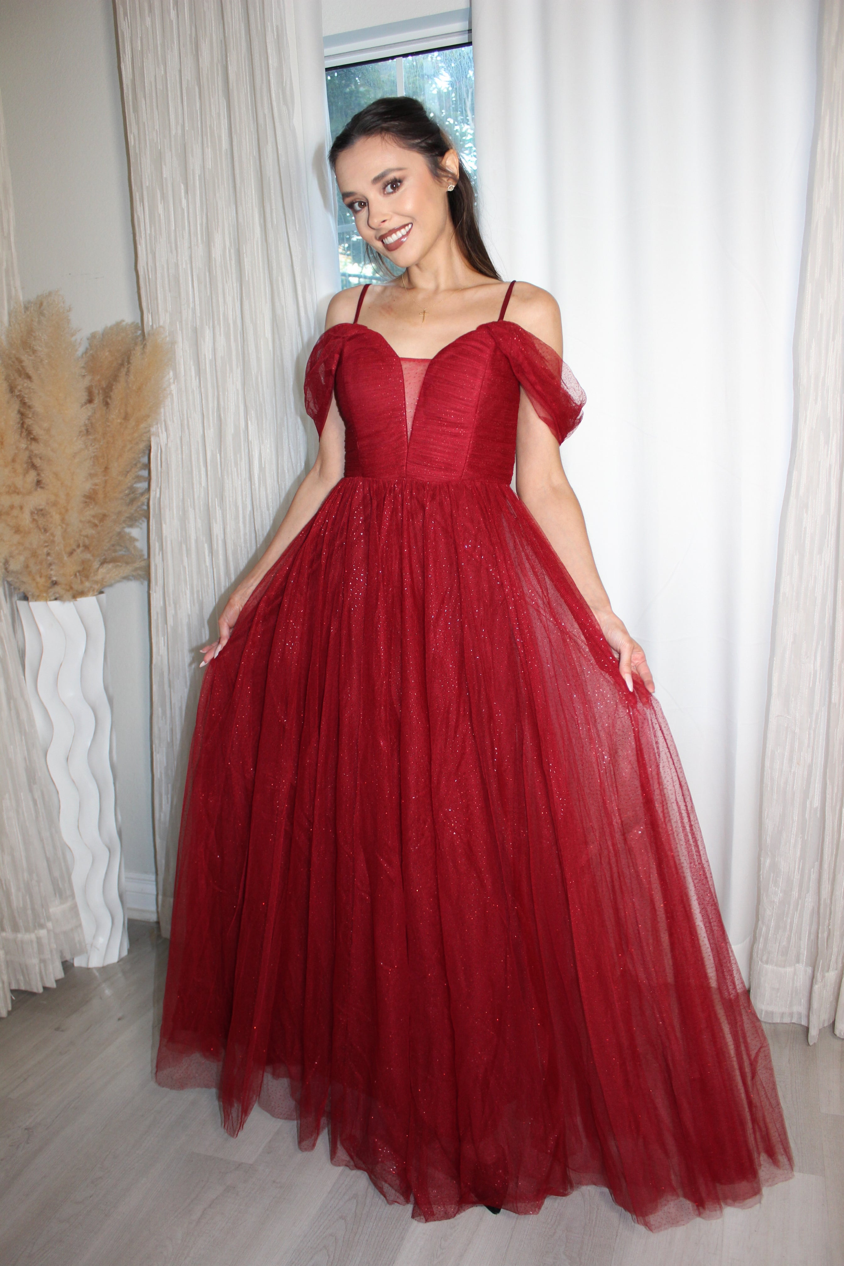 Elegant Spaghetti Straps Sweetheart Neckline Pleated Tulle Bridesmaid Dresses with Padded Enough