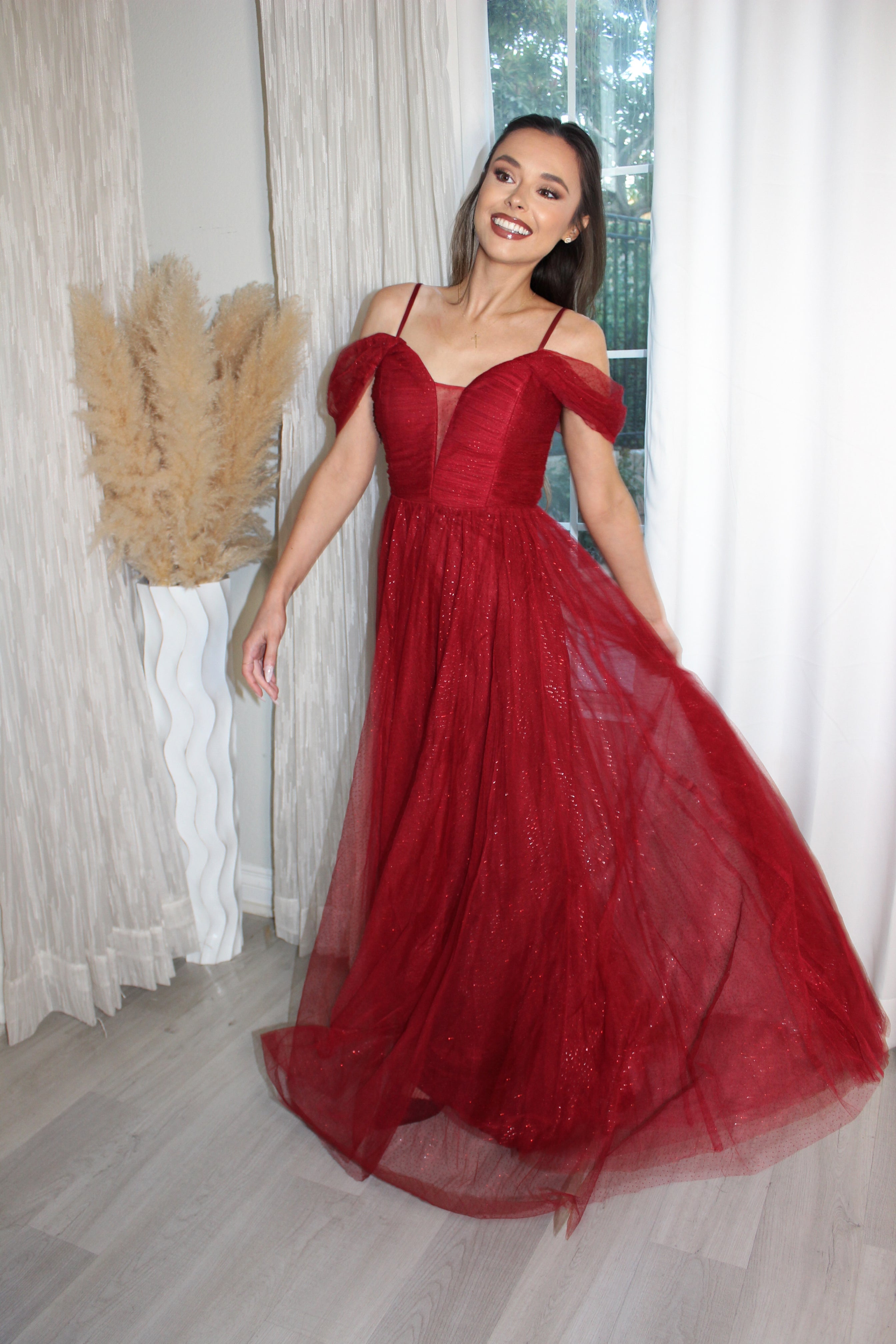 Elegant Spaghetti Straps Sweetheart Neckline Pleated Tulle Bridesmaid Dresses with Padded Enough